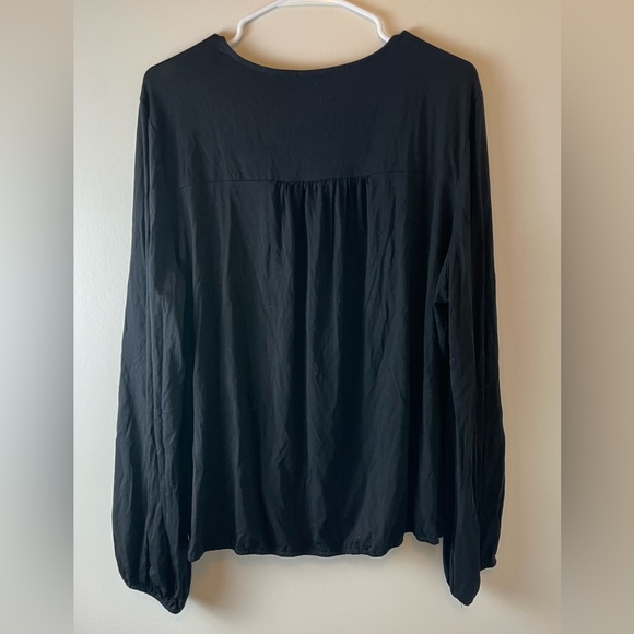 Buckle Black Long Sleeve Wrap Top with Lace Neckline, Size XL - Picture 3 of 4